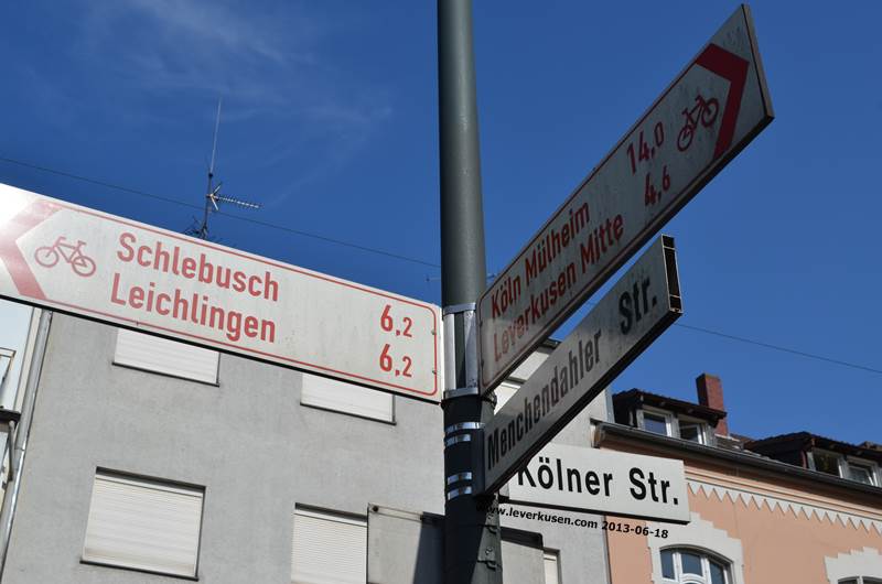 Menchendahler Str./Kölner Str., Schild