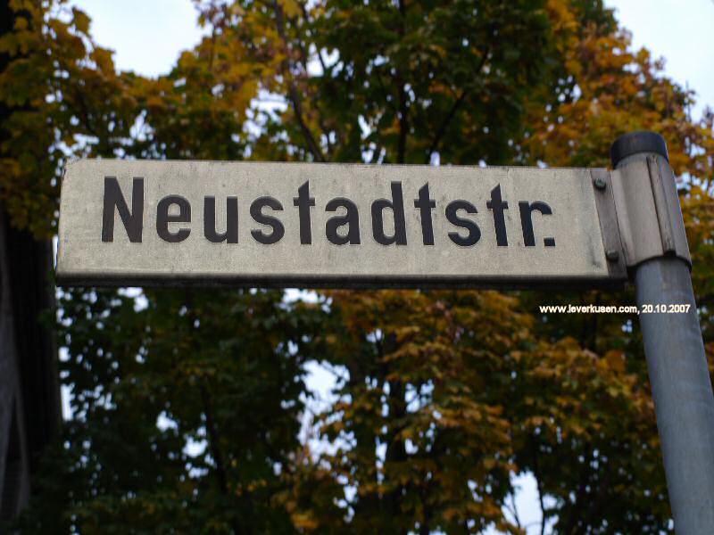 Foto der Neustadtstr.: Straßenschild Neustadtstr.