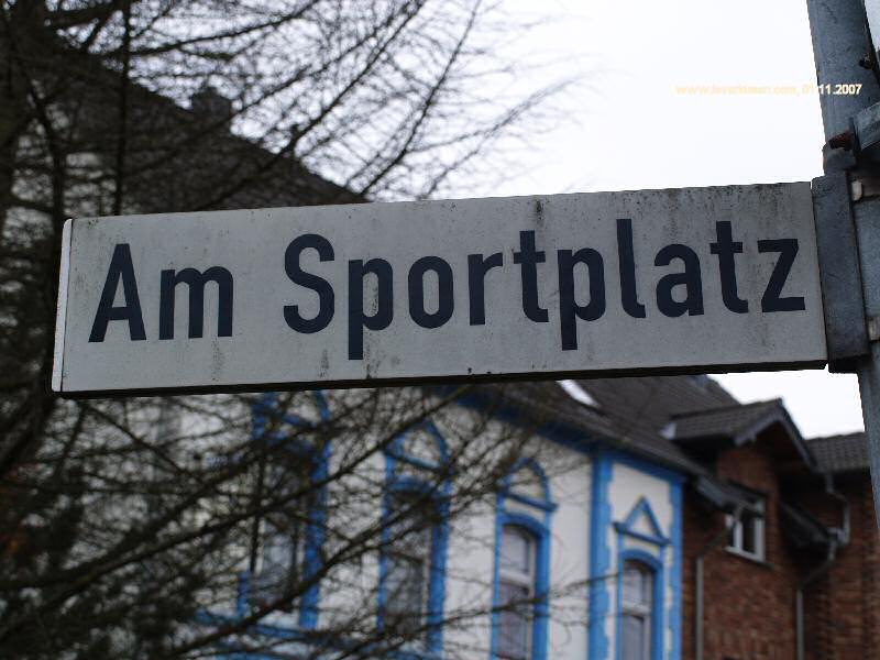 Foto der Am Sportplatz: Straßenschild Am Sportplatz