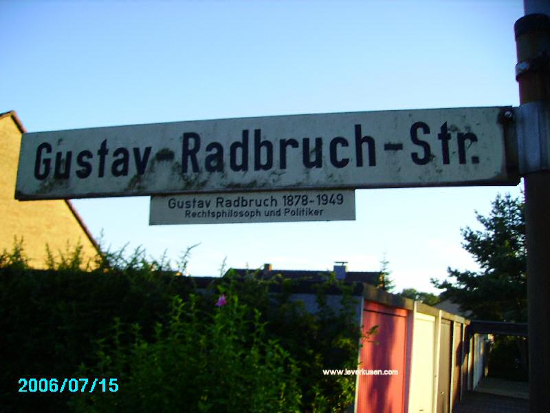 Foto der Gustav-Radbruch-Str.: Straßenschild Gustav-Radbruch-Str.