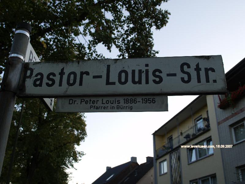 Foto der Pastor-Louis-Str.: Straßenschild Pastor-Louis-Str.