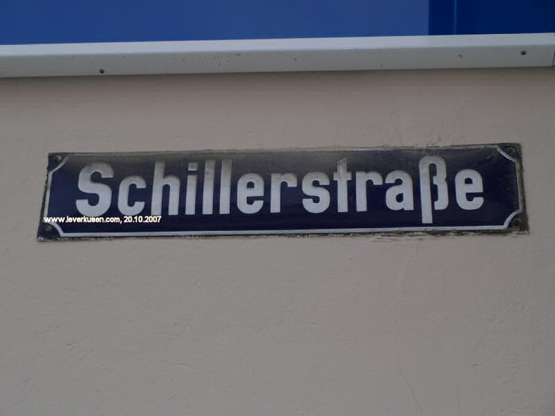 Straßenschild Schillerstr.