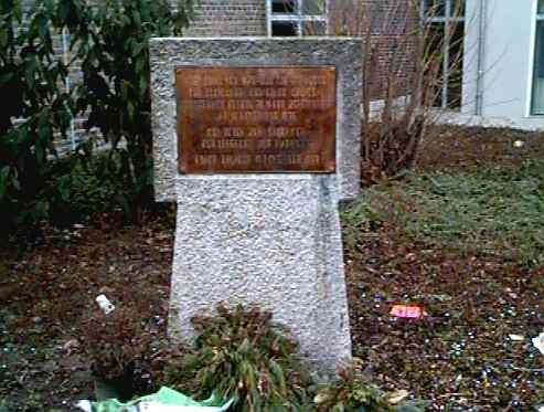 Gedenkstein für die ehemalige Synagoge (29 k)