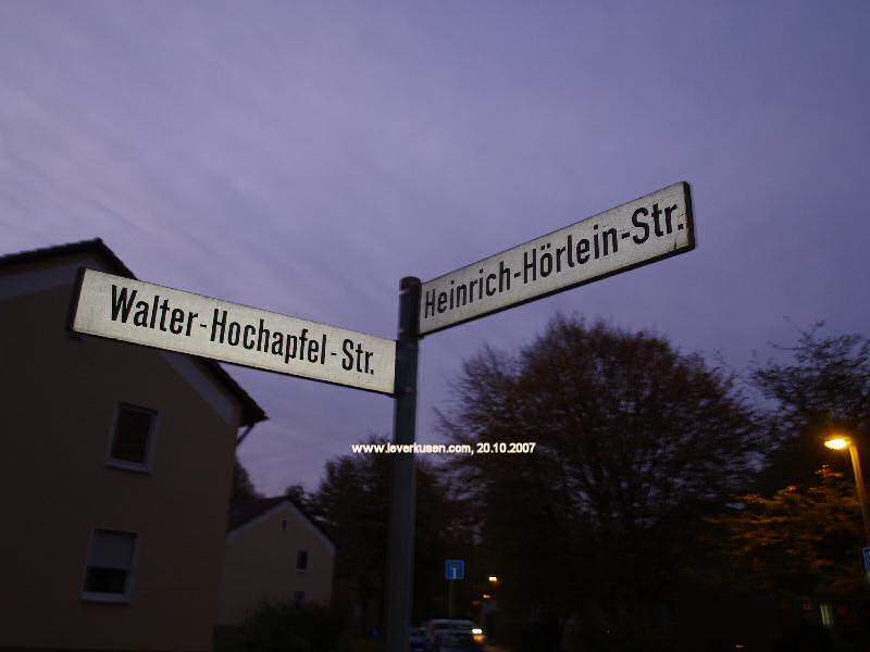 Straßenschild Walter-Hochapfel-Str.