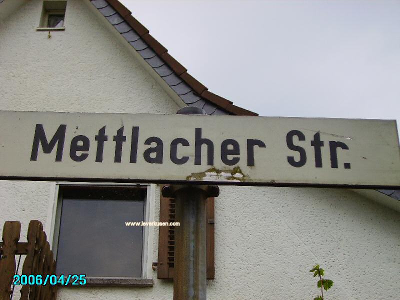 Straßenschild Mettlacher Straße