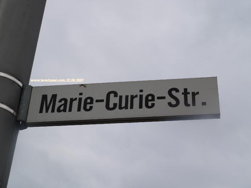 Straßenschild Marie-Curie-Str.