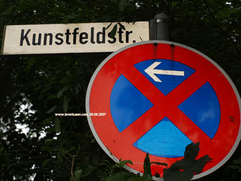 Straßenschild Kunstfeldstraße