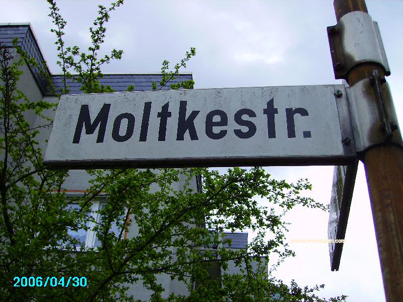 Straßenschild Moltkestr.