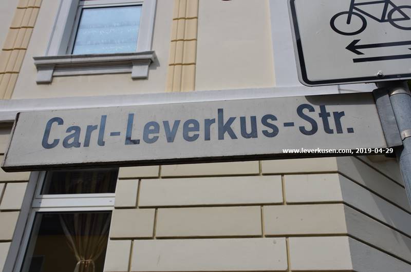 Foto der Carl-Leverkus-Straße: Straßenschild Foto der Carl-Leverkus-Straße: Straßenschild