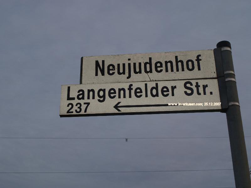 Foto der Neujudenhof: Straßenschild Neujudenhof