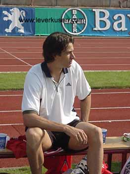 Daniel Ecker beim 10. Bayer-Leichtathletik-Meeting 2004 (32 k)