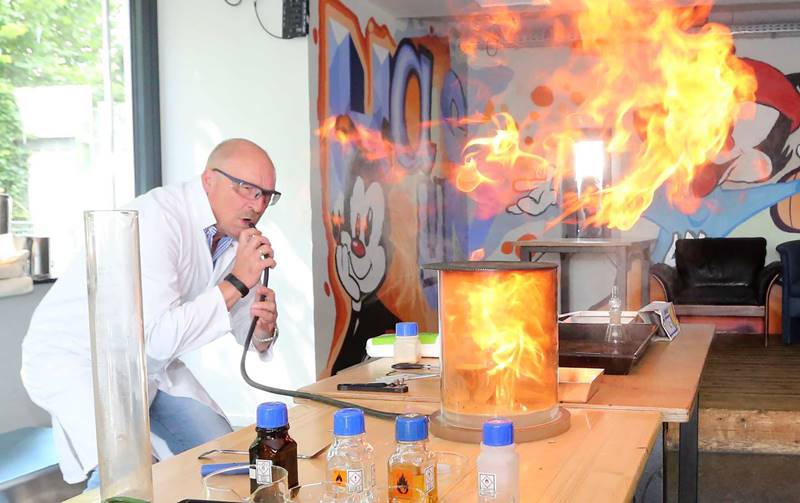 Günther Cordier: Feuerexperiment