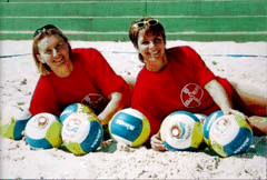 Gudula Krause [links] und Ulrike Schmidt (32 k) Foto Bayer AG